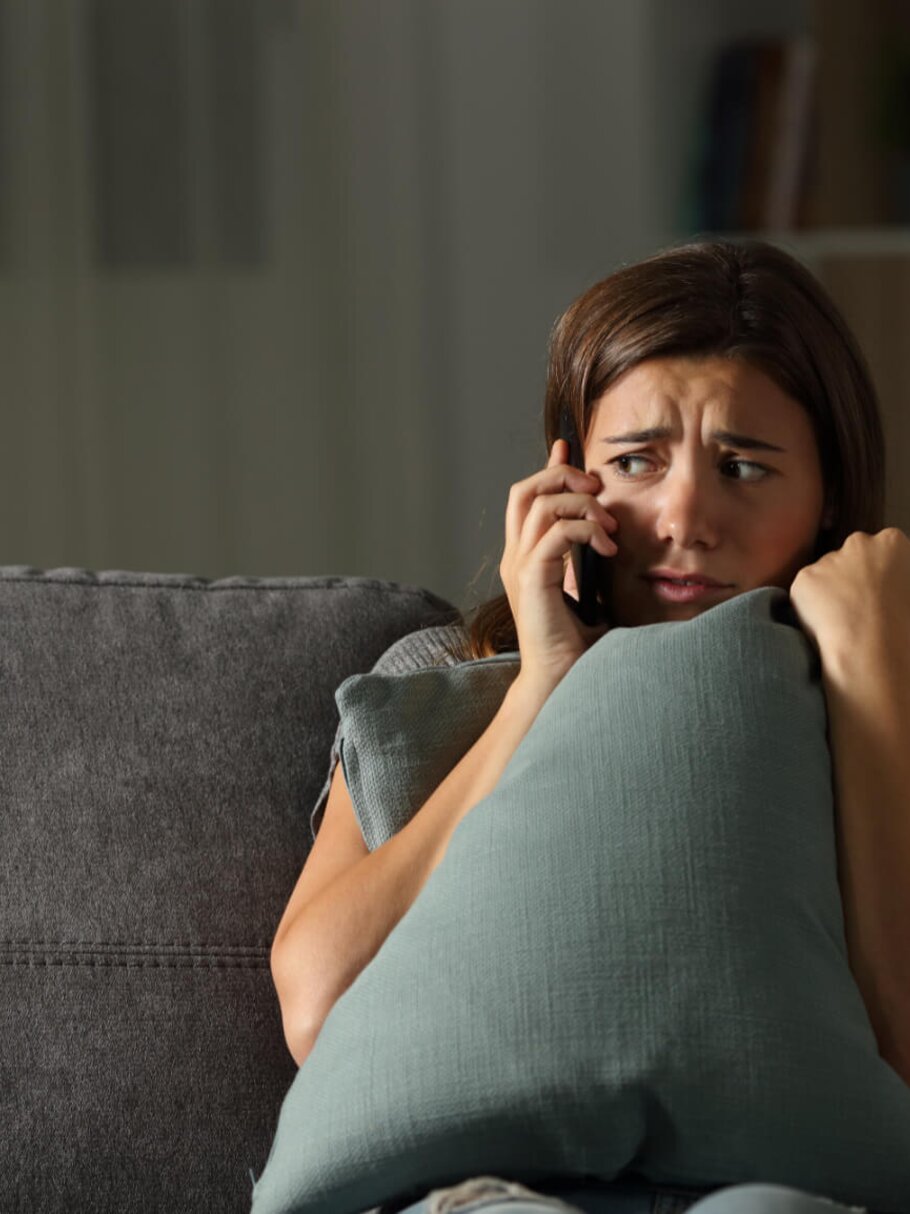 Junger Frau wird nach Cold Call ein ungewollter Stromvertrag untergeschoben