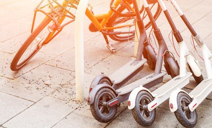 E-Scooter, Straße, Elektromobilität