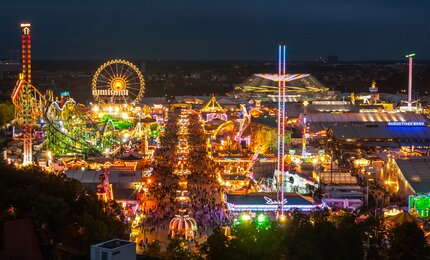 Oktoberfest, Kirmes, Riesenrad, Menschen, Lichter