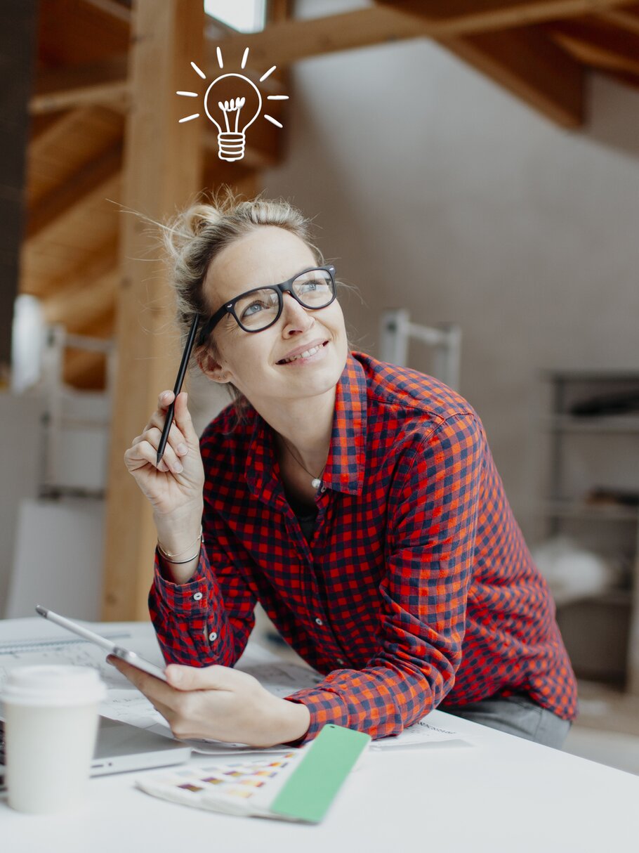 Frau, Brille, Laptop, Arbeit, Idee, Stift, Glühlampe
