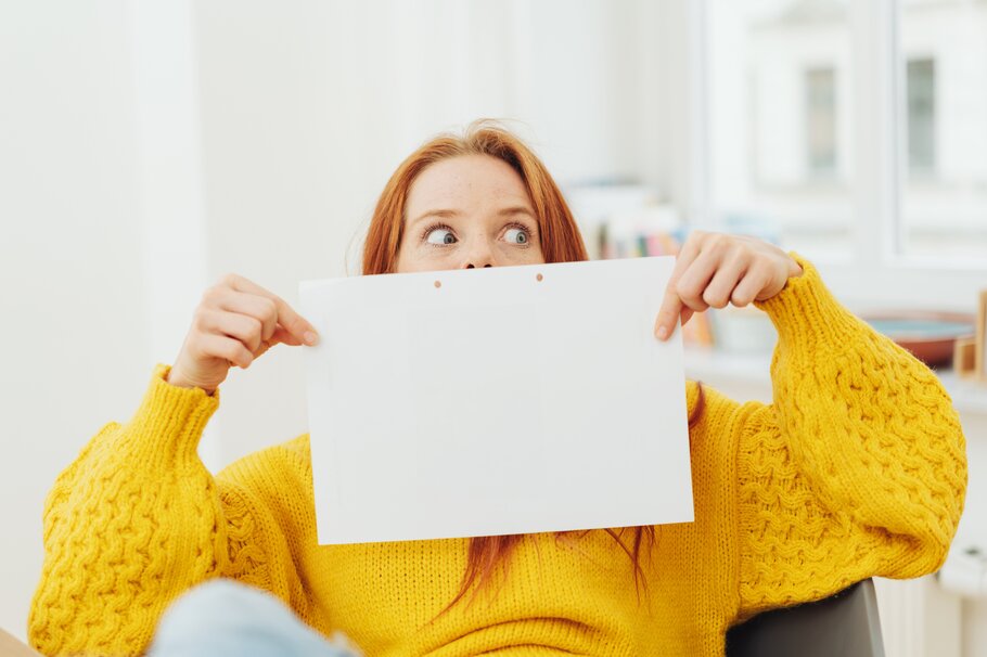 Frau, Blatt, Papier, Pulli, gelb