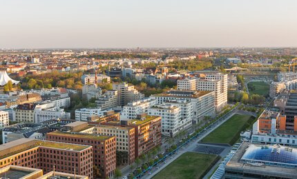 Stadt, Hochhaus, Gründach